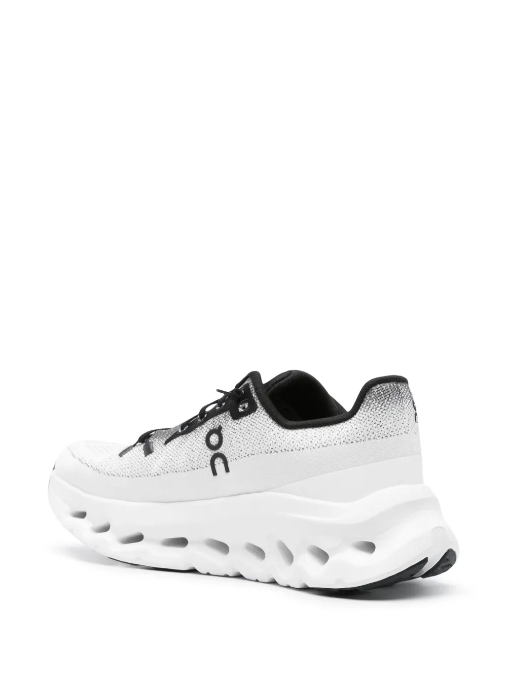 On Running tenis Cloudtilt Black/Ivory